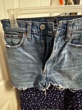 Abercrombie & Fitch Medium Blue Zoe Natural Rise Ankle Straight Jeans